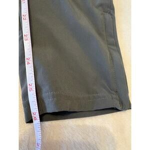 Men’s gray gym shark pants. Size M.